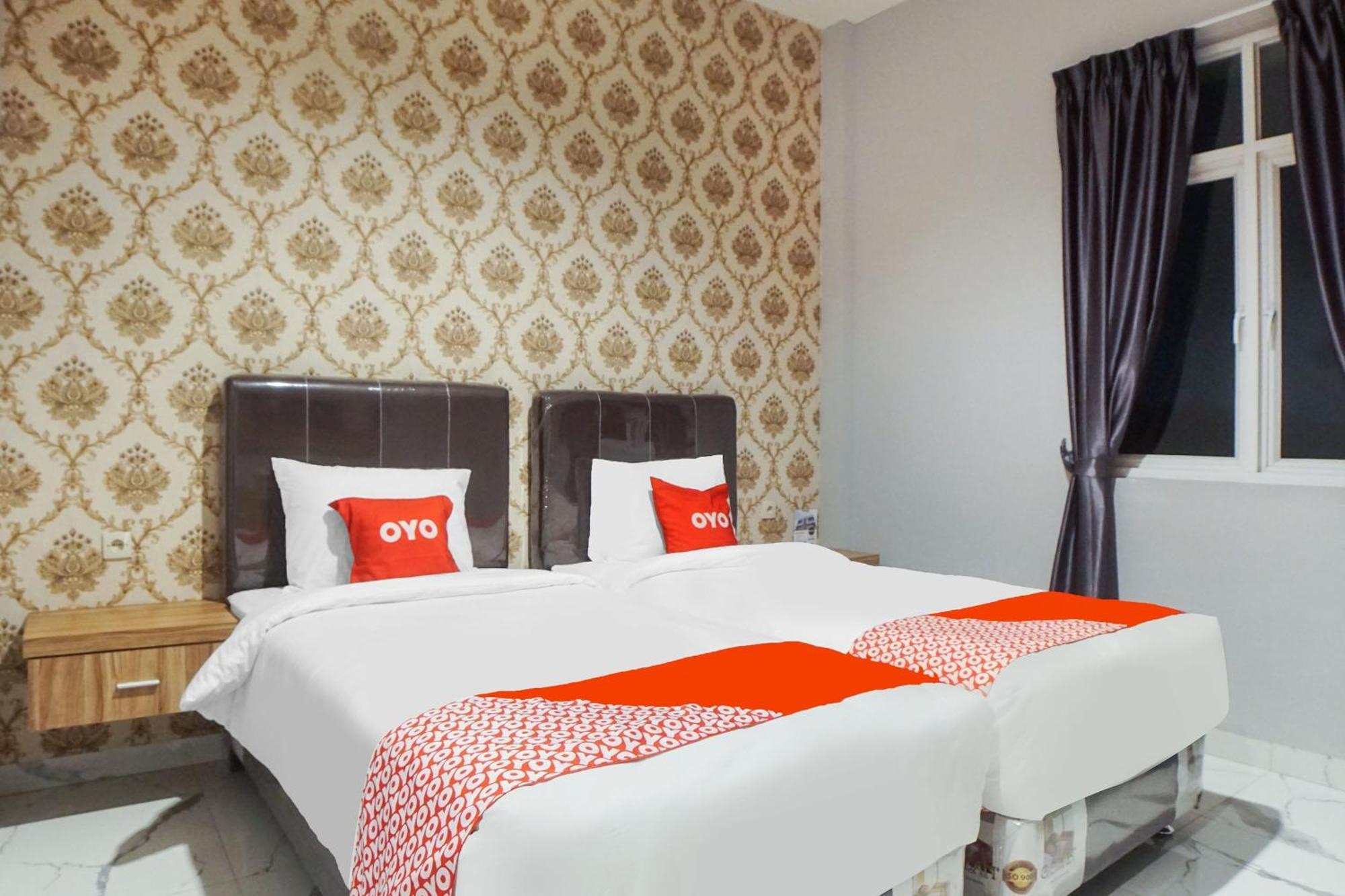 Super Oyo Capital O 92066 Papakoel Hotel & Cafe Medan Extérieur photo