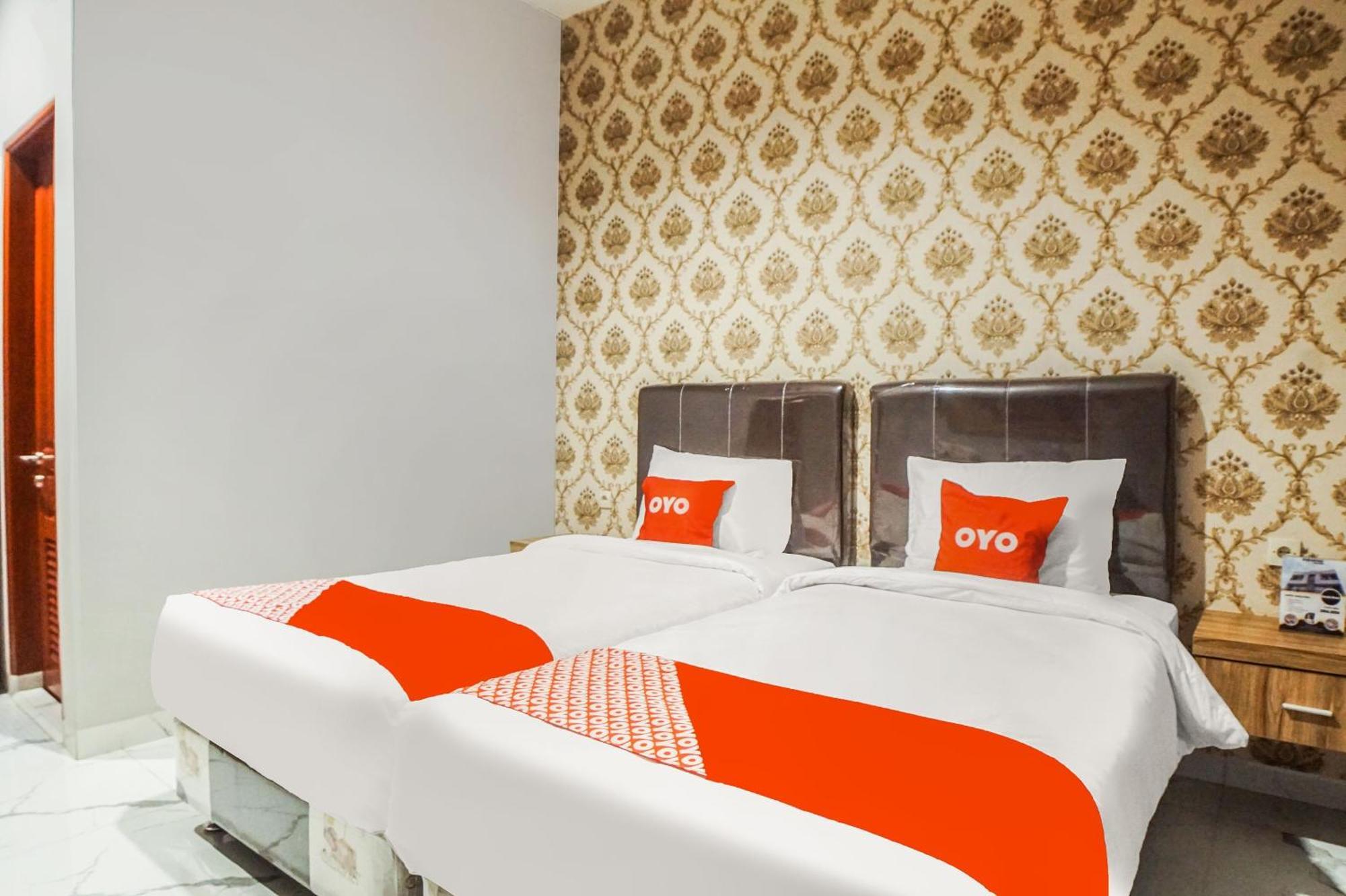 Super Oyo Capital O 92066 Papakoel Hotel & Cafe Medan Extérieur photo