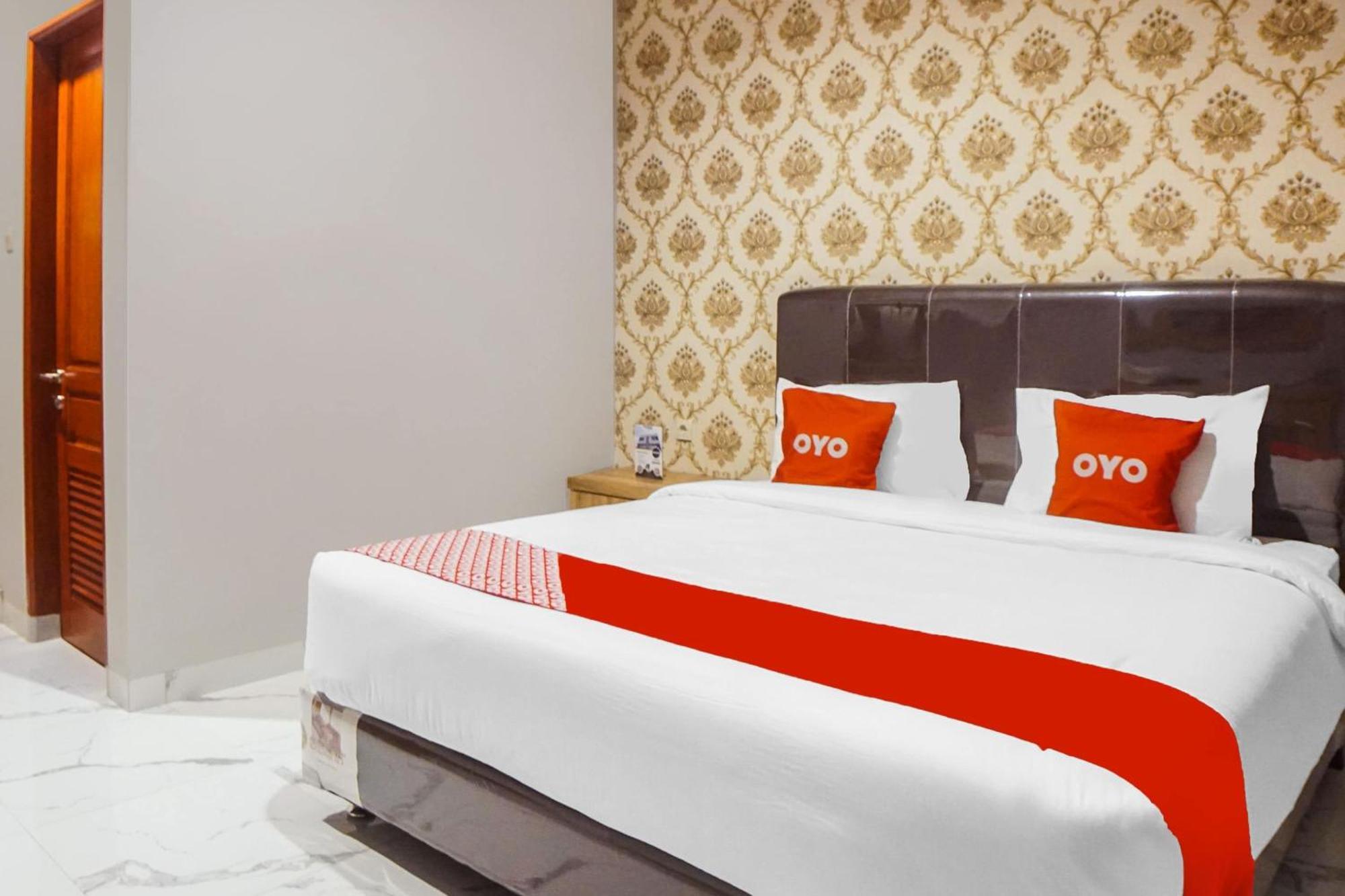 Super Oyo Capital O 92066 Papakoel Hotel & Cafe Medan Extérieur photo